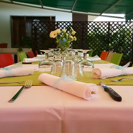 Pomodoro Bed Couette-café 4*