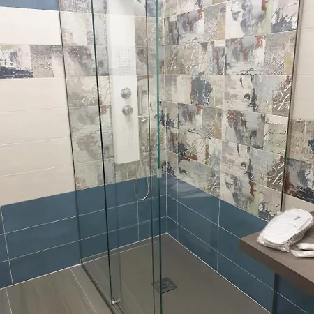 Pomodoro Bed 4* 카스트로빌라리